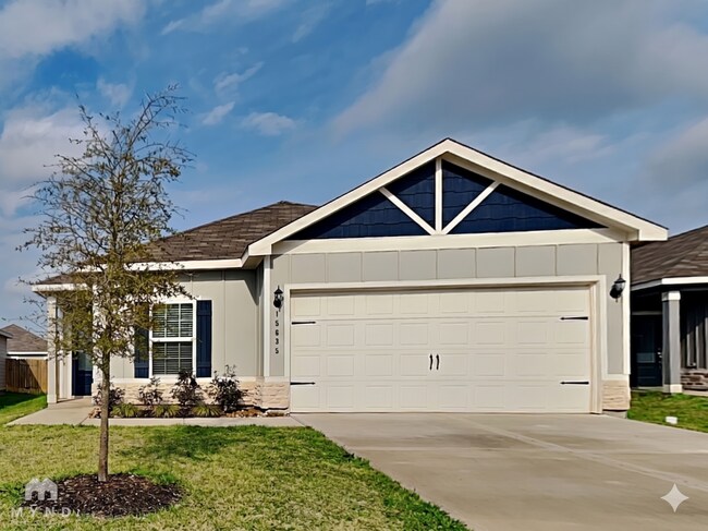 Building Photo - 15635 Plum Brk Dr