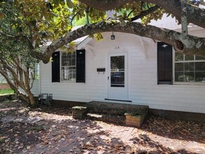 Building Photo - 115 Cypress St