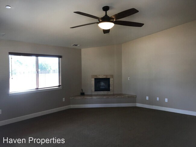 Foto del edificio - 3 br, 2 bath House - 22615 J St.