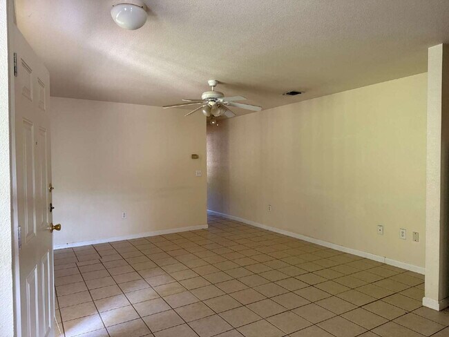 Foto del edificio - Gorgeous 2 Bed/2 Bath Duplex in North West SA