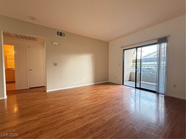 Foto del edificio - 8250 N Grand Canyon Dr