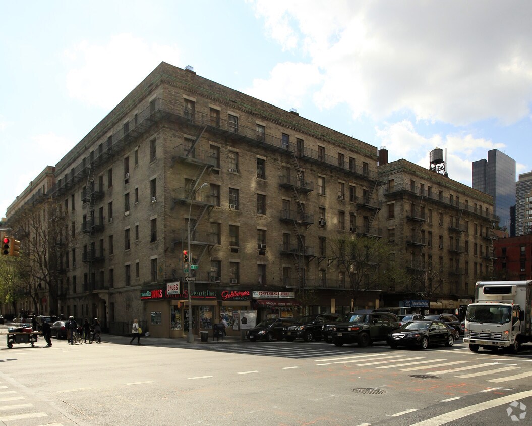 Foto del edificio - 1168-1200 First Ave