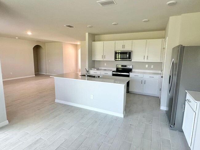 Beautiful kitchen with all 2024 appliances - 434 Rio de Janeiro Ave