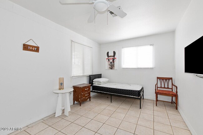 Foto del edificio - 3307 N 59th Ave
