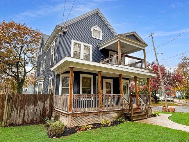 Building Photo - 300 Milburn Dr