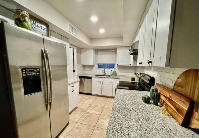 Foto del edificio - 2434 N Shade Tree Cir