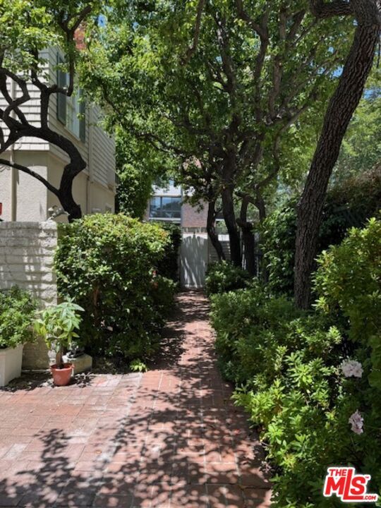 Foto del edificio - 222 S Spalding Dr