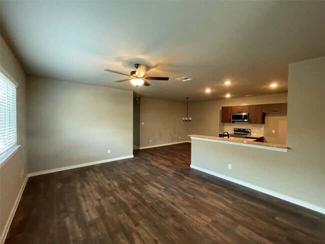 Foto del edificio - 9789 Grosbeak Ln