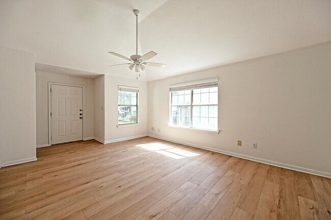 Foto del edificio - 108 N Mockingbird Cir