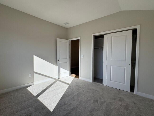 Foto del edificio - {31742} Brand New Construction + 3 Car Garage + Ranch Floor Plan with basement