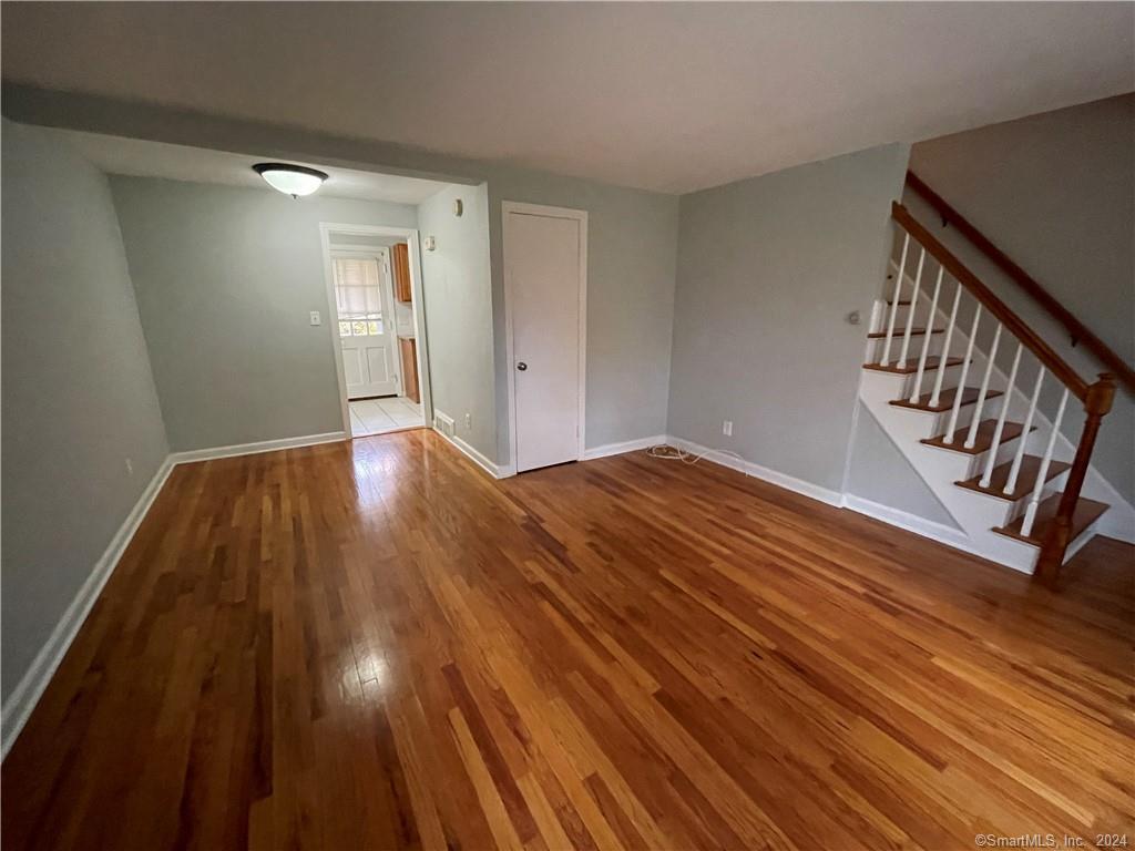 Primary Photo - 1181 Whitney Ave