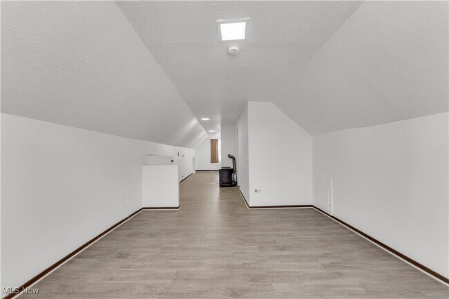 Foto del edificio - 3292 W 105th St