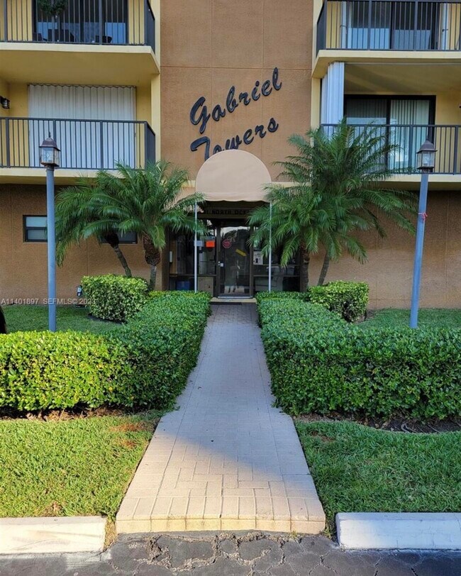 Foto del edificio - 801 N Ocean Blvd