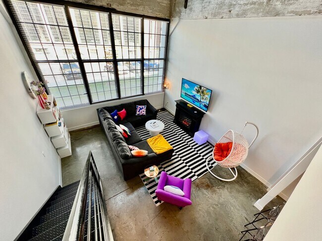 Building Photo - ?Kings Island Loft w/ Brewery, River, Bike...