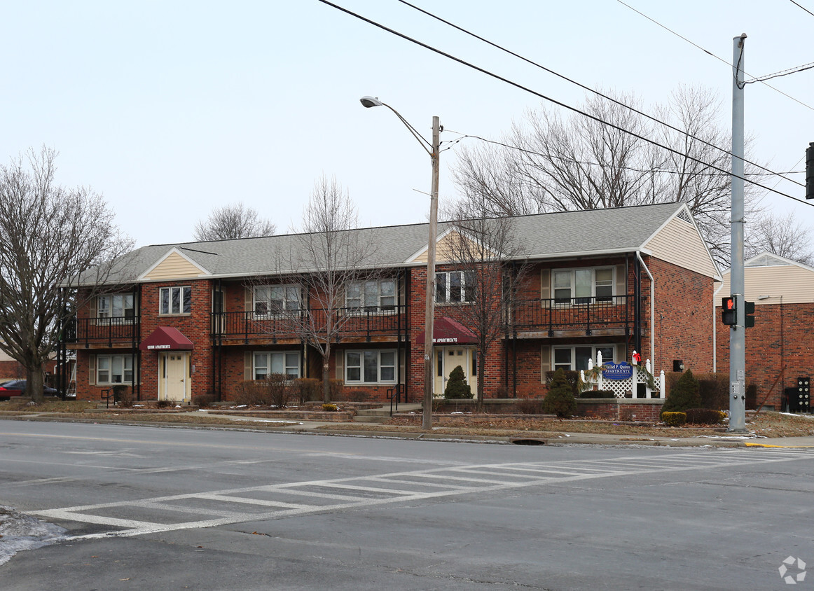 Foto principal - Daniel P. Quinn Apartments