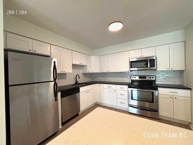 Building Photo - 2900 W 53rd St
