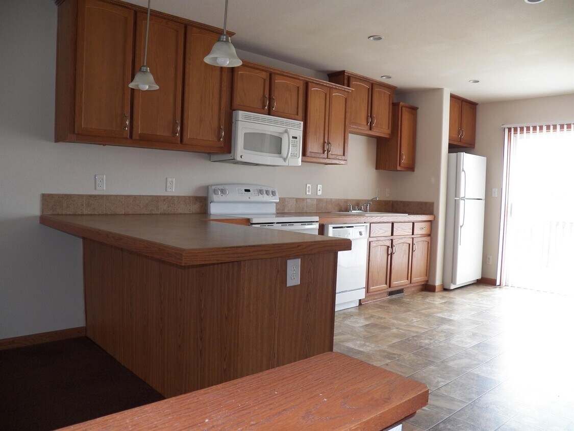 3675 Saddle Horn Trail, Ogden, KS 66517 Townhome Rentals in Ogden KS