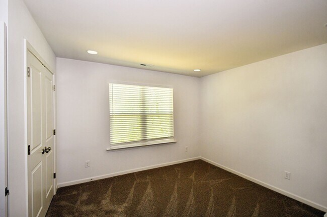 Foto del edificio - 2046 McDonald Dr