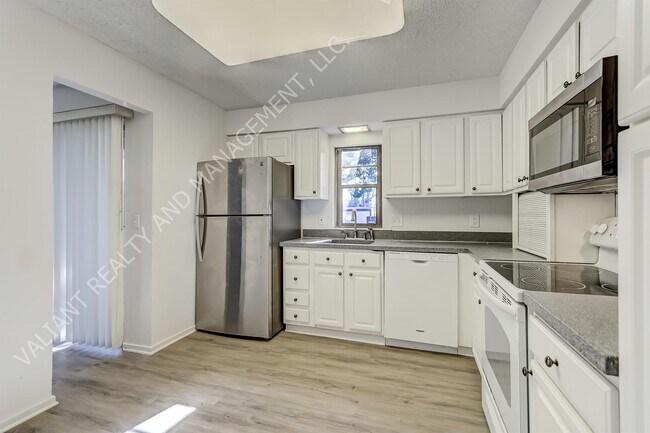 Building Photo - 7651 Las Palmas Way