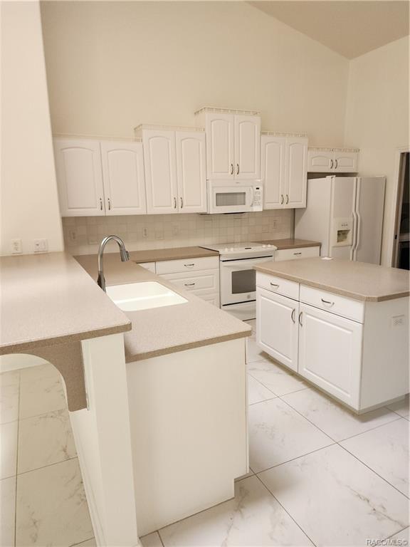 Foto del edificio - 3888 N Stirrup Dr
