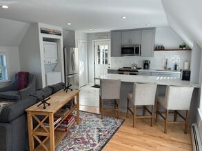 Building Photo - 9 Angle St