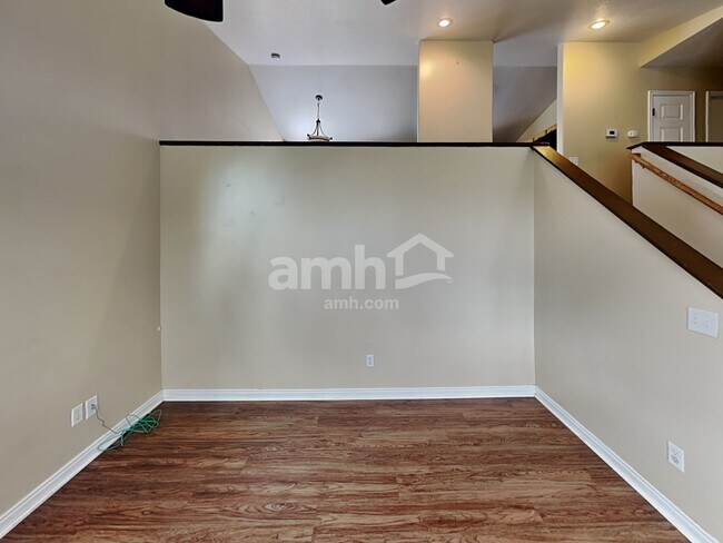 Foto del edificio - 451 W 225 N