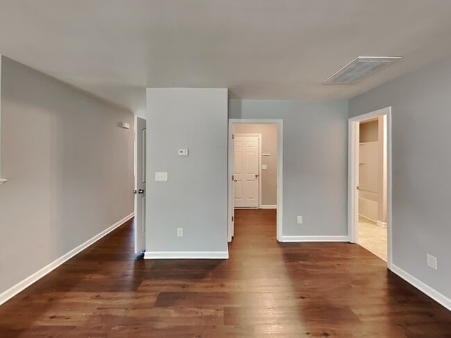 Building Photo - Spacious 3-Bedroom Home with Loft and Main...