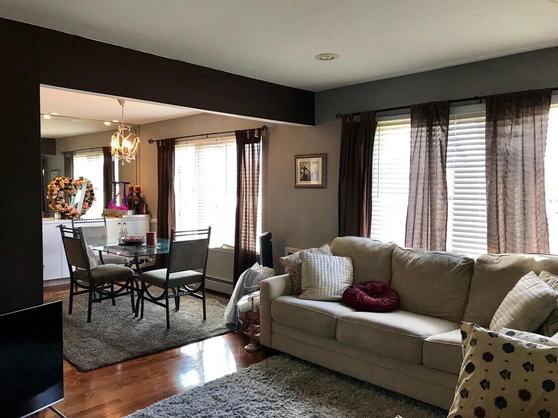 100 W Hickory Grove Rd Unit E, Bloomfield Township, MI 48304 Condo