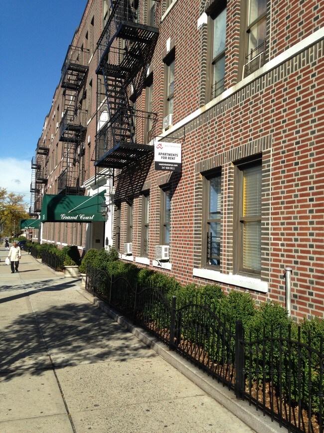 Building Photo - 23-15 30th Ave