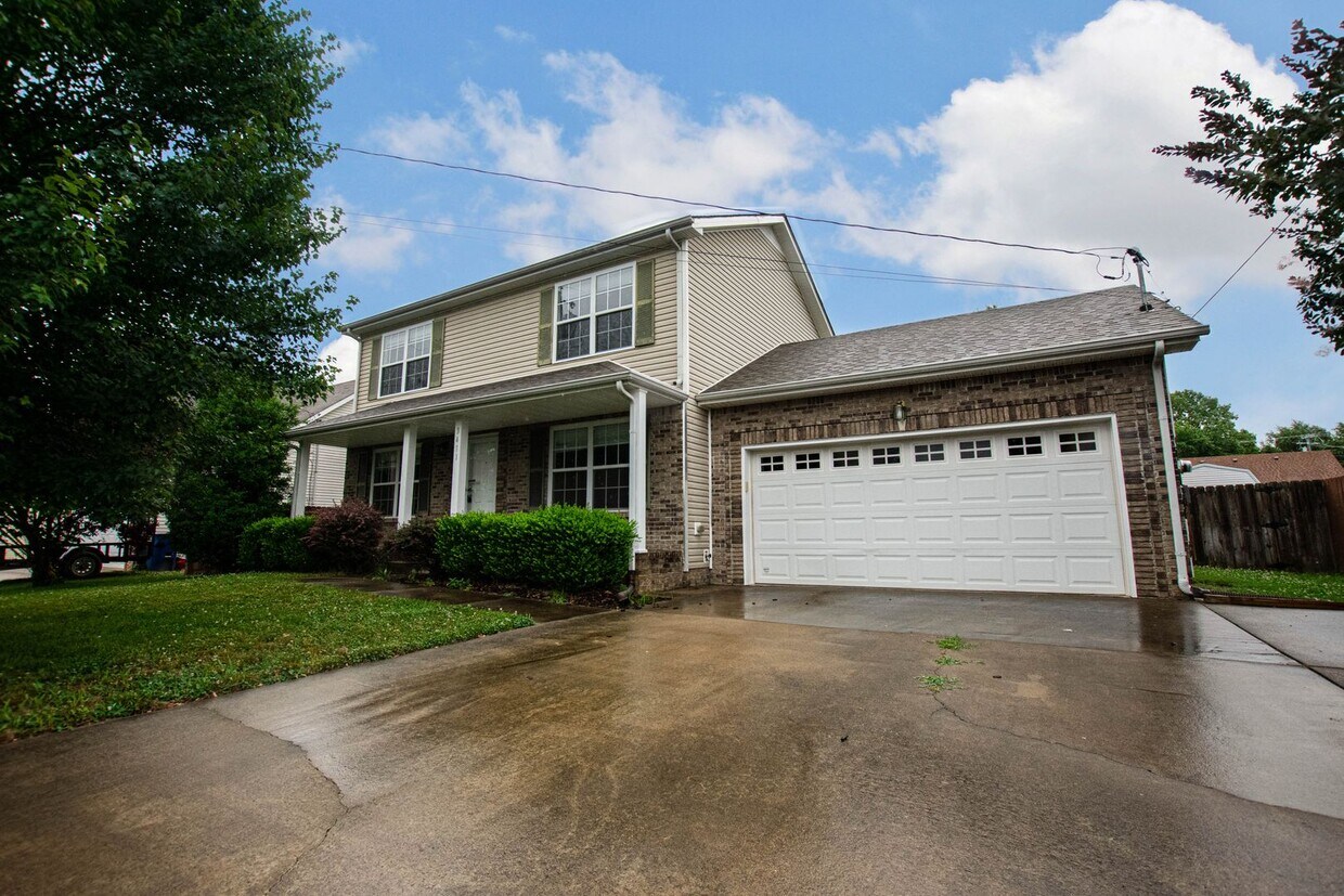 Primary Photo - Pet Friendly Three Bedroom!