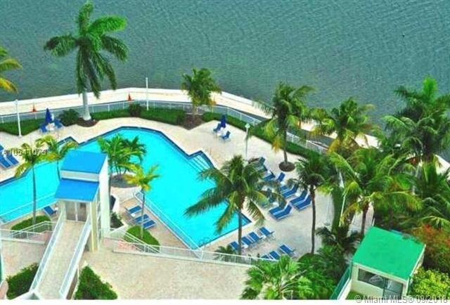 Foto del edificio - 3370 Hidden Bay Dr
