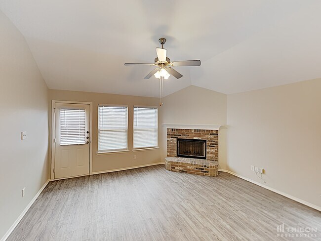 Building Photo - 1701 Bob Dr