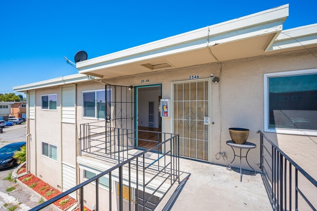 Building Photo - 2542 Denning Ct