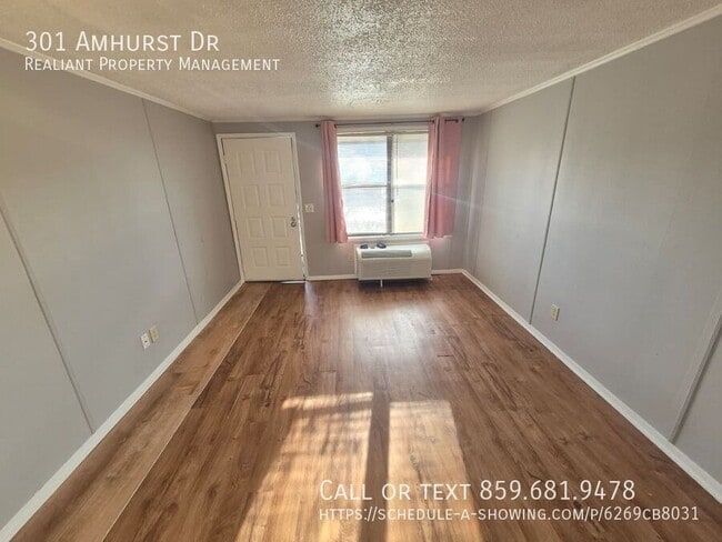 Foto del edificio - 301 Amhurst Dr