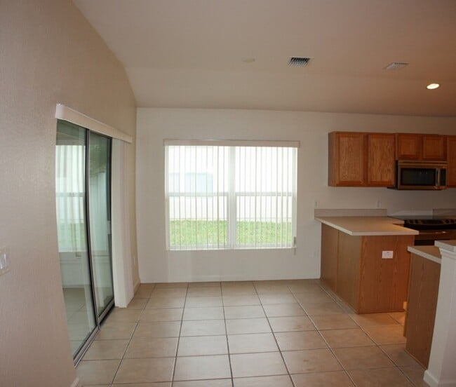 Building Photo - 4240 SW 53rd Terrace