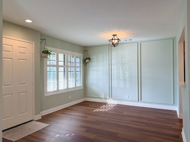 Foto del edificio - 2262 Martinique Ln