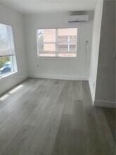 Building Photo - 1552 SW 2nd St