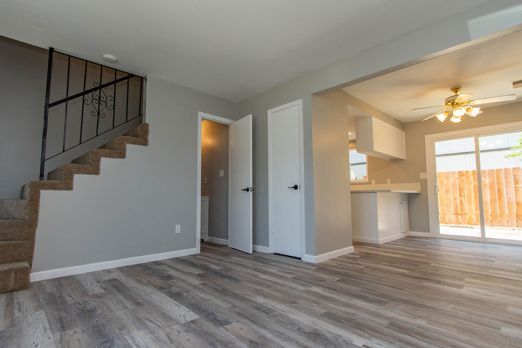 Foto principal - 1785 W North Bear Creek Dr