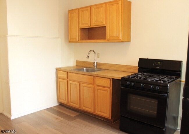 Building Photo - 174 N 17th St