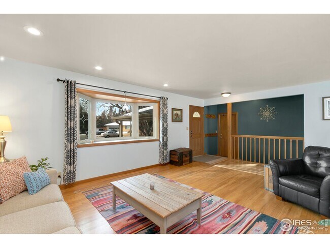 Living room top level - 1712 W Prospect Rd