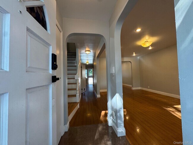 Foto del edificio - 58-41 205th St