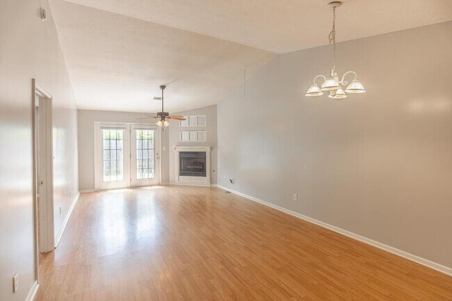 Building Photo - 120 Stonington Ln SW