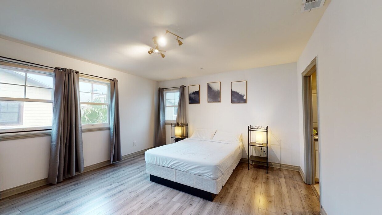 Foto principal - ROOM ONLY in 4-bed/3.0-bath Home