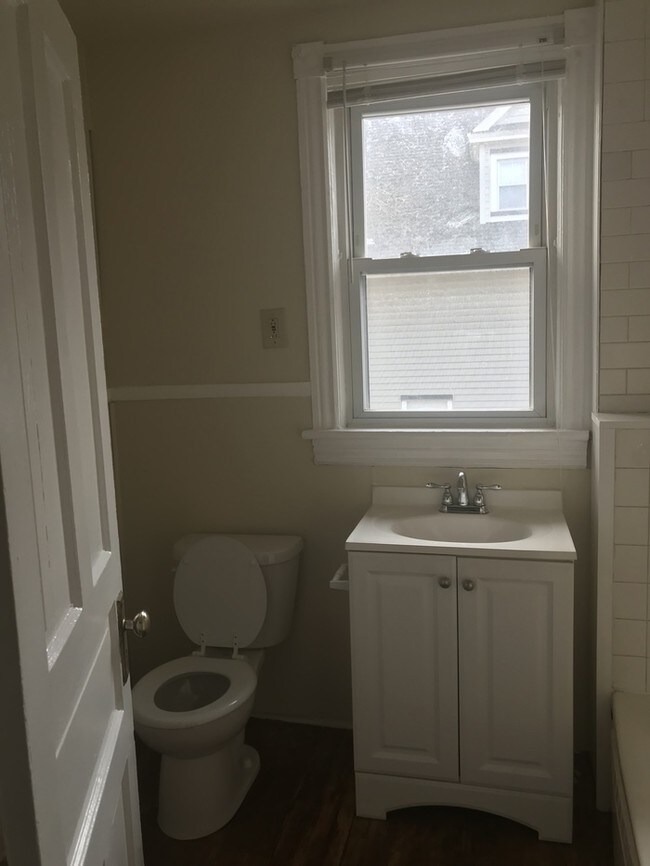 Building Photo - 121 7th Ave