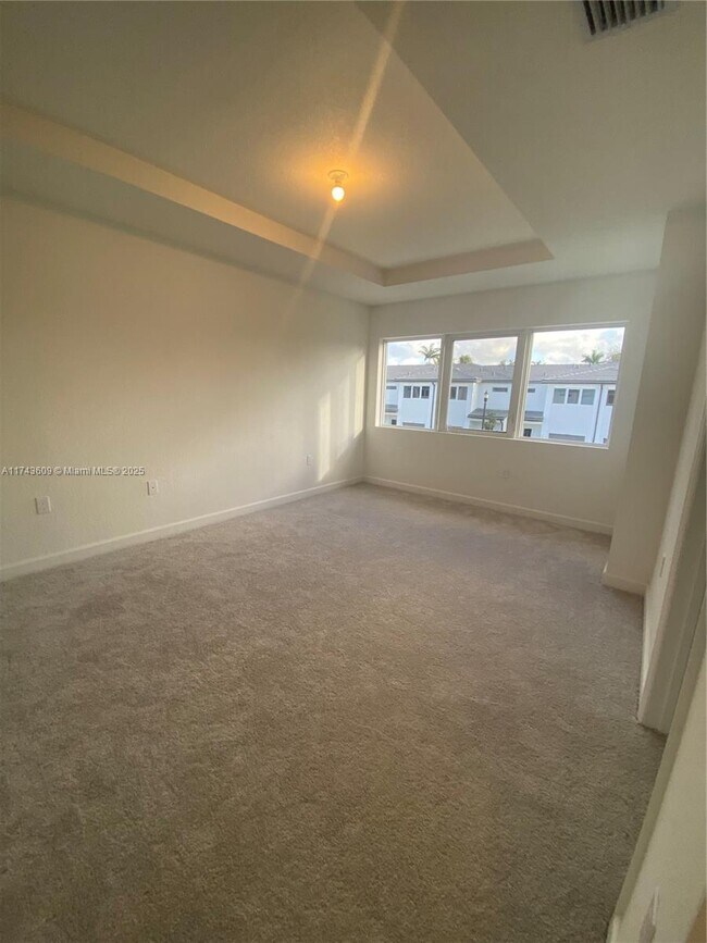 Building Photo - 3 bedroom in Pembroke Park FL 33023