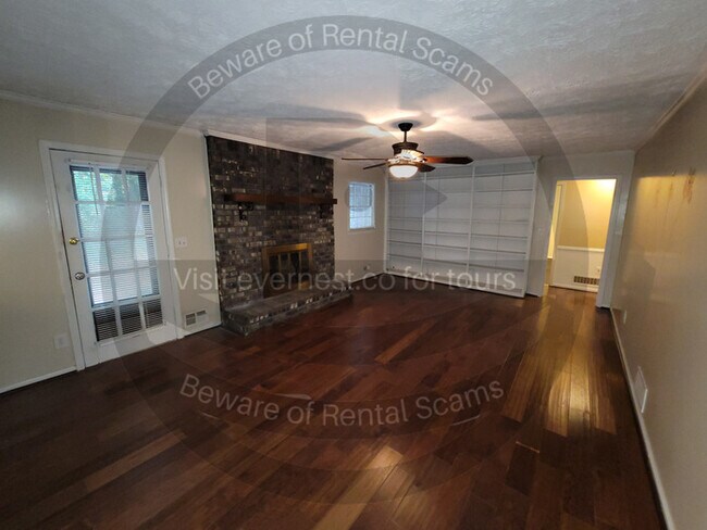 Building Photo - 1158 Wheatley Dr SW