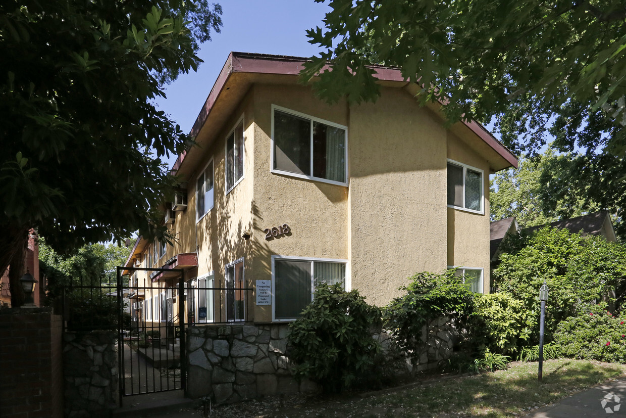 Primary Photo - 2618 C St