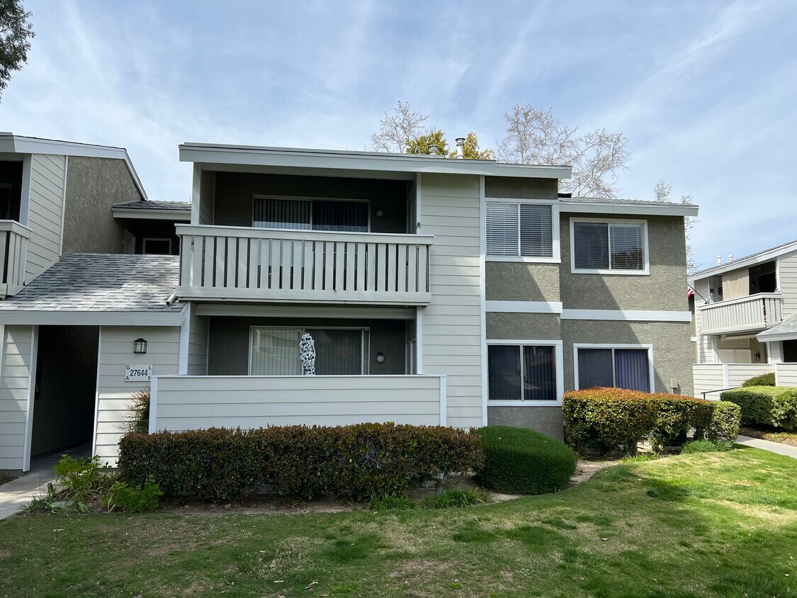 27644 Susan Beth Way Unit L, Santa Clarita, CA 91350 Condo for Rent
