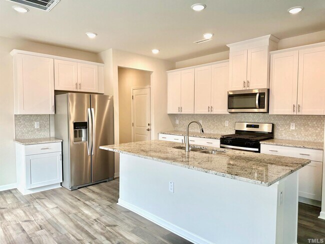 Building Photo - 621 Hertford Ln