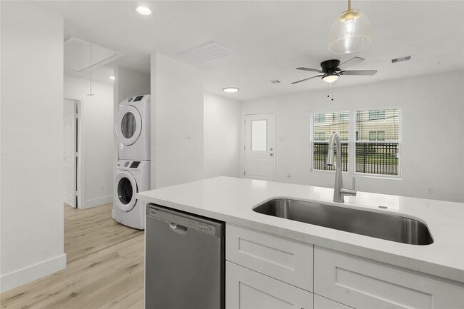 Building Photo - 6403 Illinois St